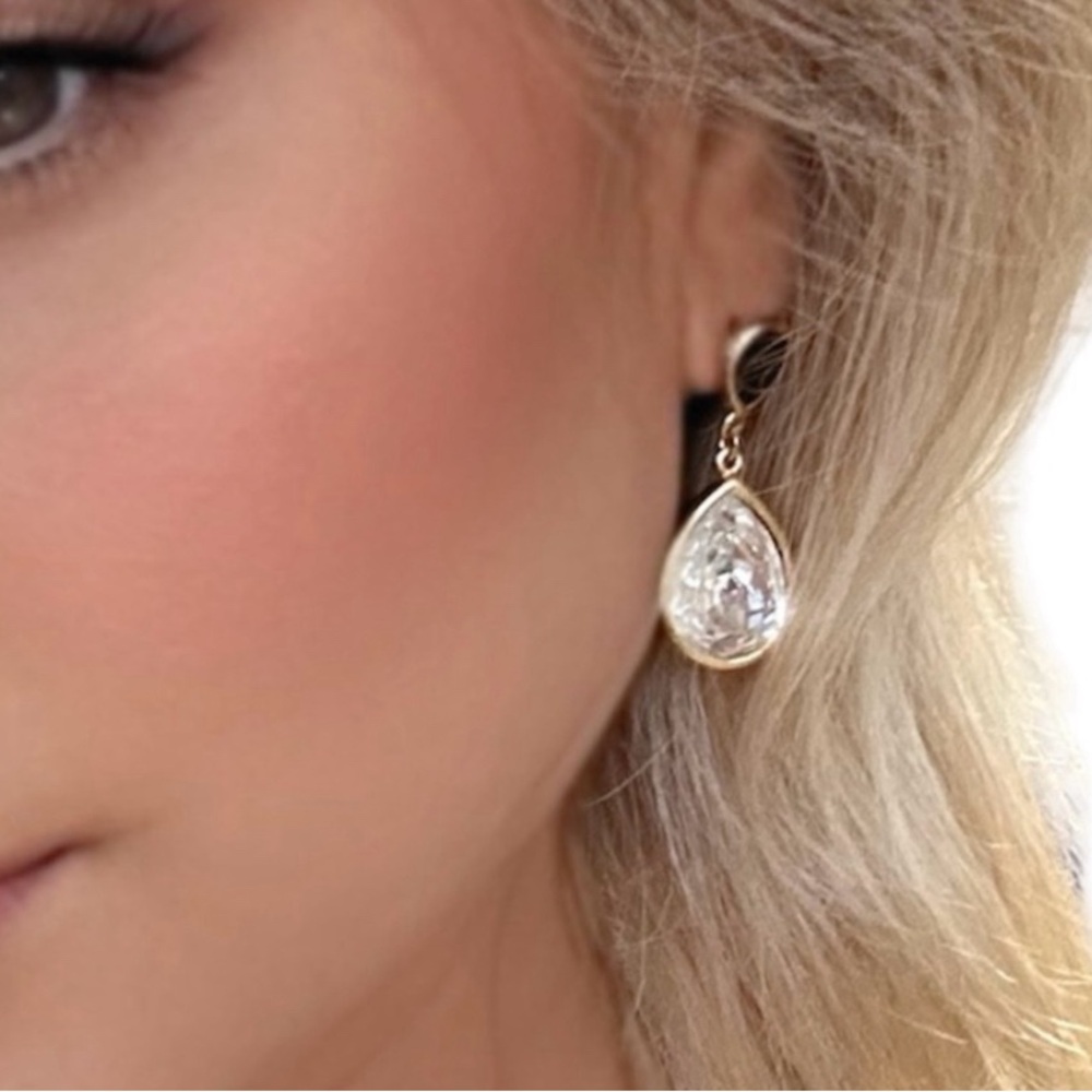 Trifari Earrings Dangle Gold Pierced Classy Glitzy Icy Crystal Rhinestone Bold - Picture 3 of 10